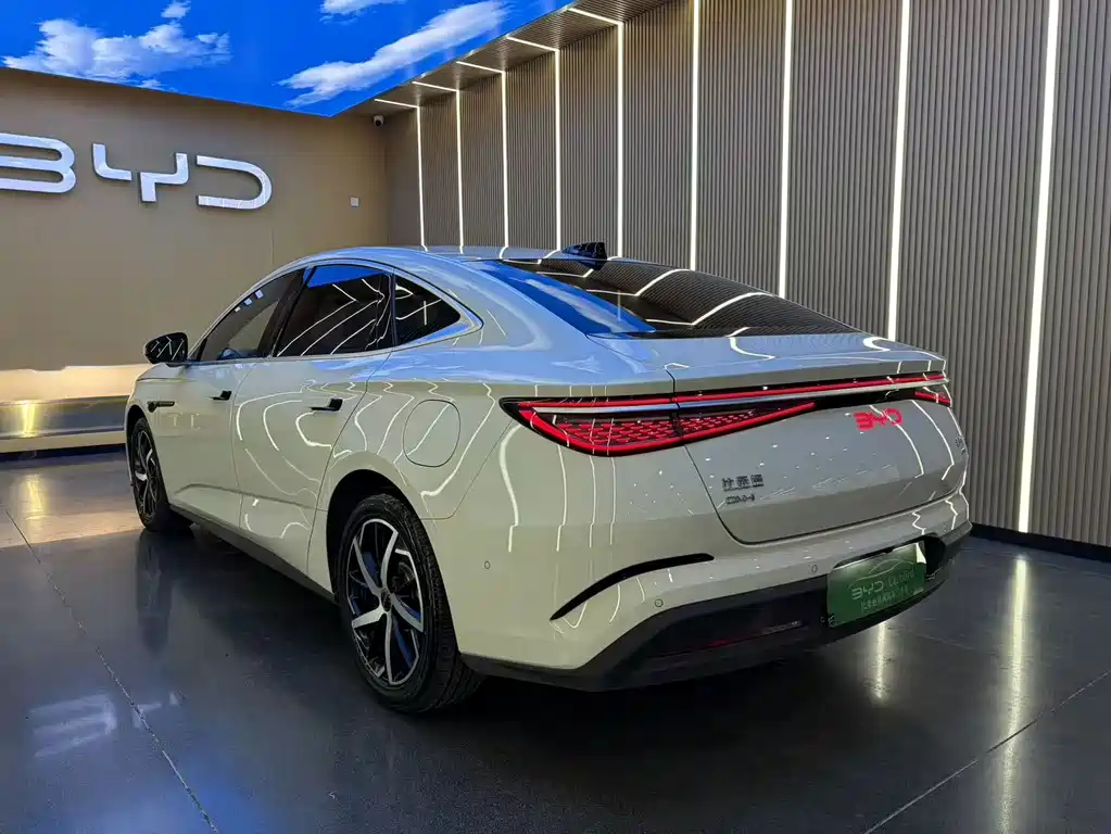 BYD Seal 07 DM-i — фото 17