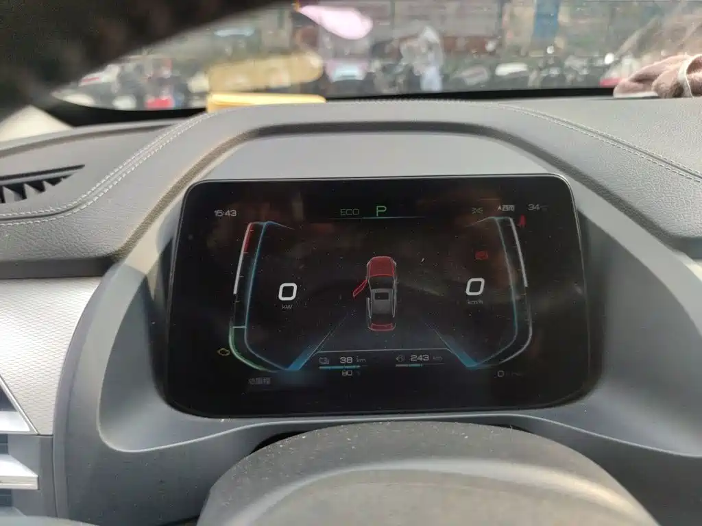 BYD Qin Pro NEV — фото 3