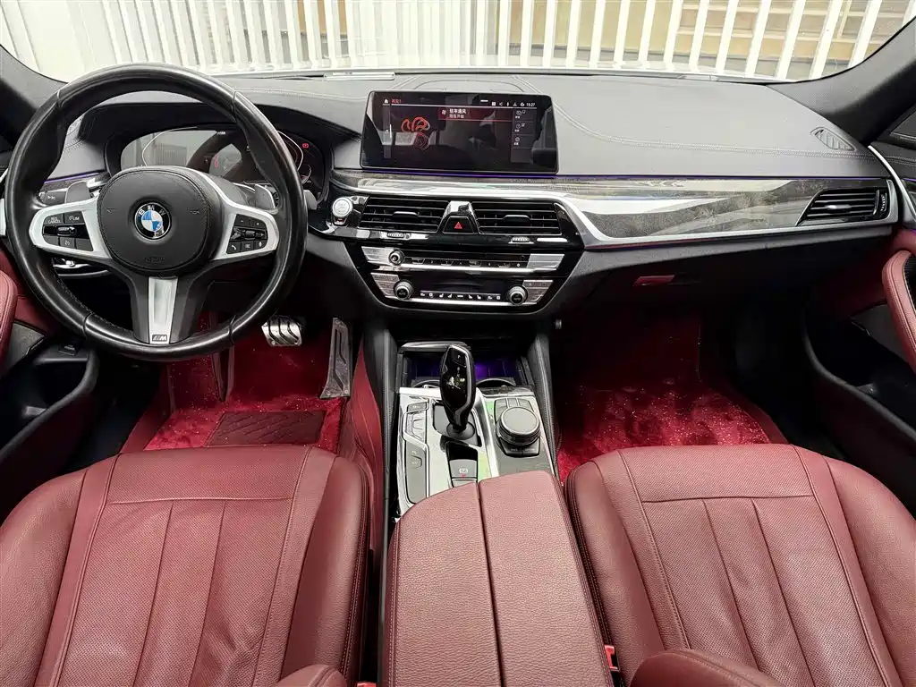 BMW 5 Series — фото 14