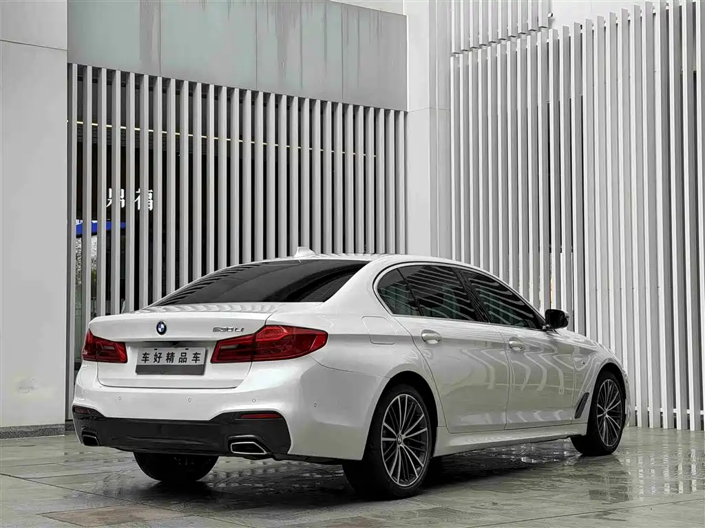 BMW 5 Series — фото 17