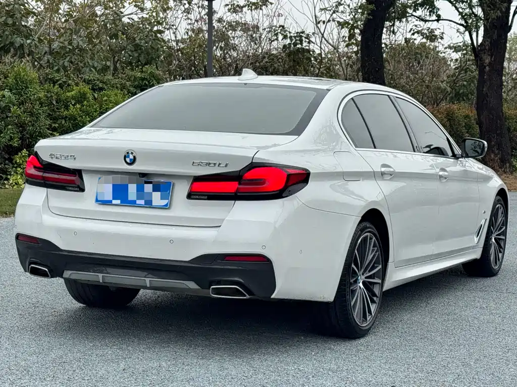 BMW 5 Series — фото 4