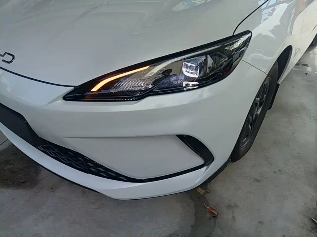 BYD Seal 05 DM-i — фото 23