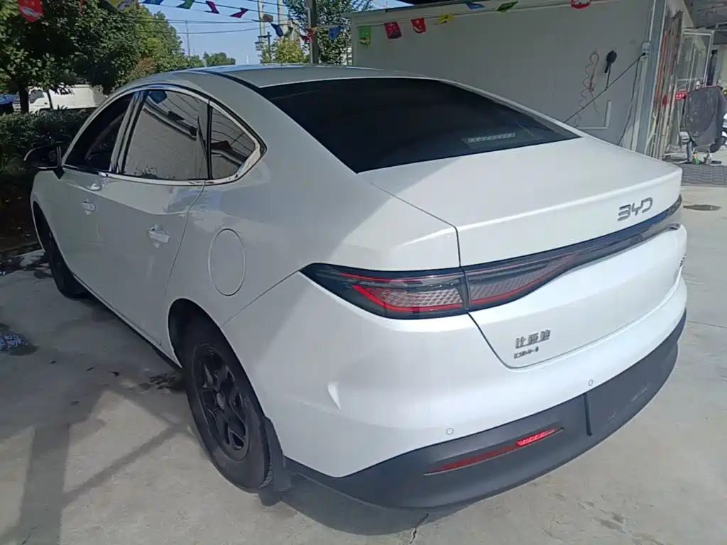 BYD Seal 05 DM-i — фото 4