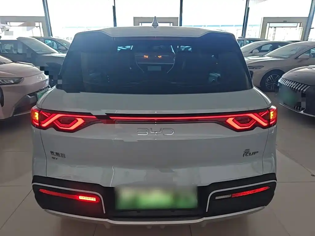 BYD Yuan UP — фото 5