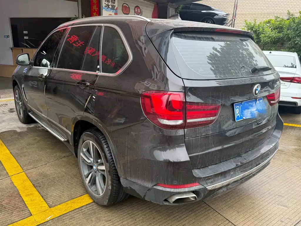 BMW X5 (Import) — фото 2