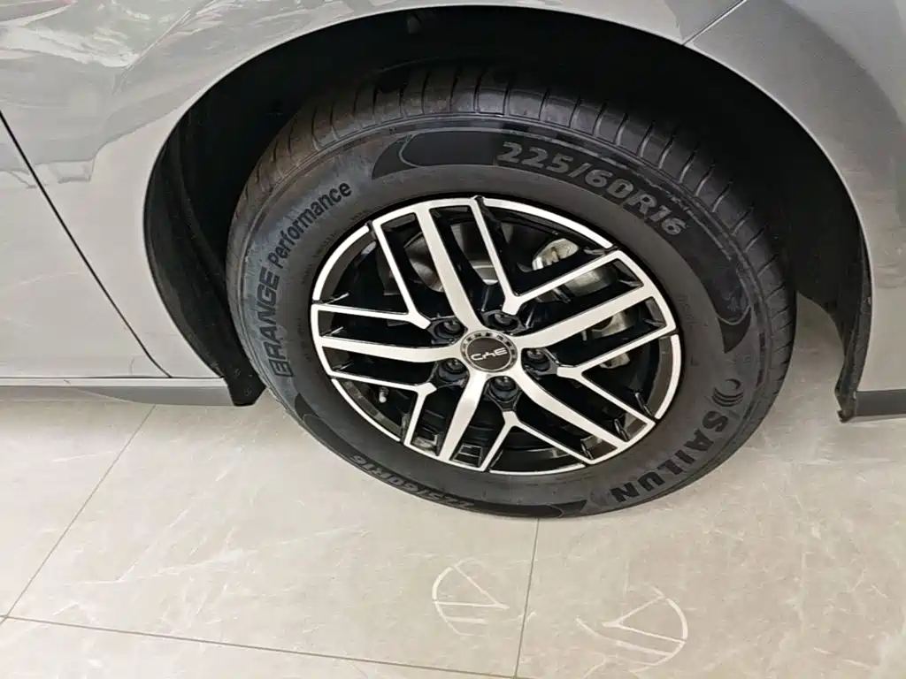 BYD Seal 05 DM-i — фото 11