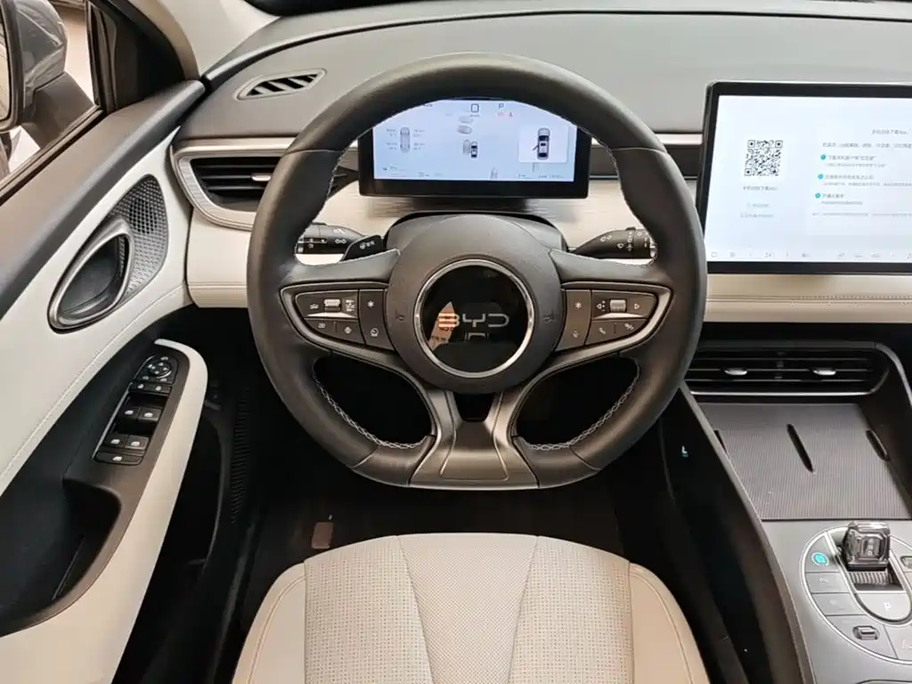 BYD Seal 05 DM-i — фото 14