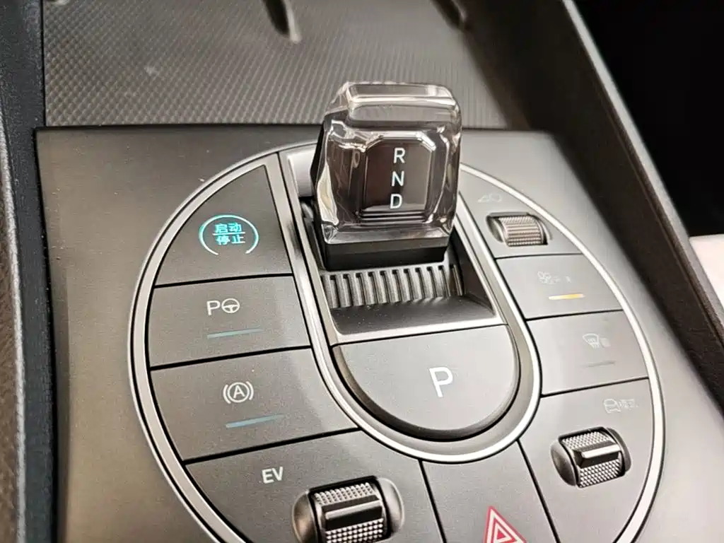 BYD Seal 05 DM-i — фото 18