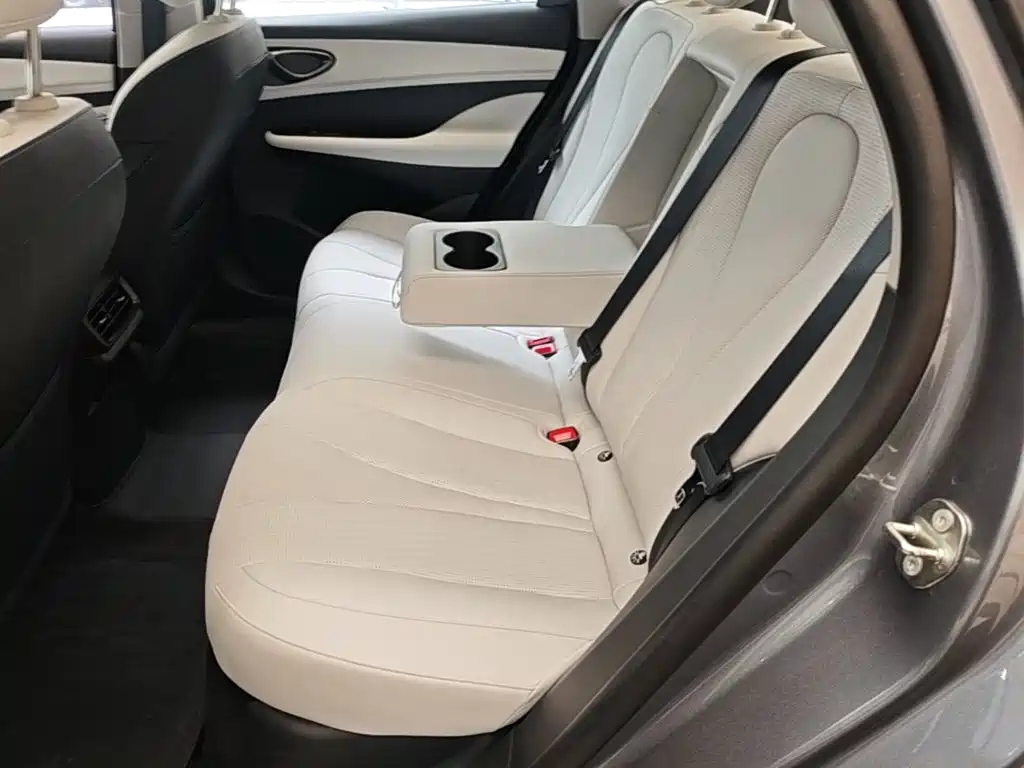 BYD Seal 05 DM-i — фото 21