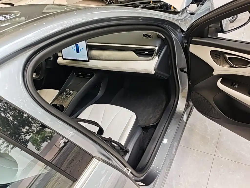 BYD Seal 05 DM-i — фото 8