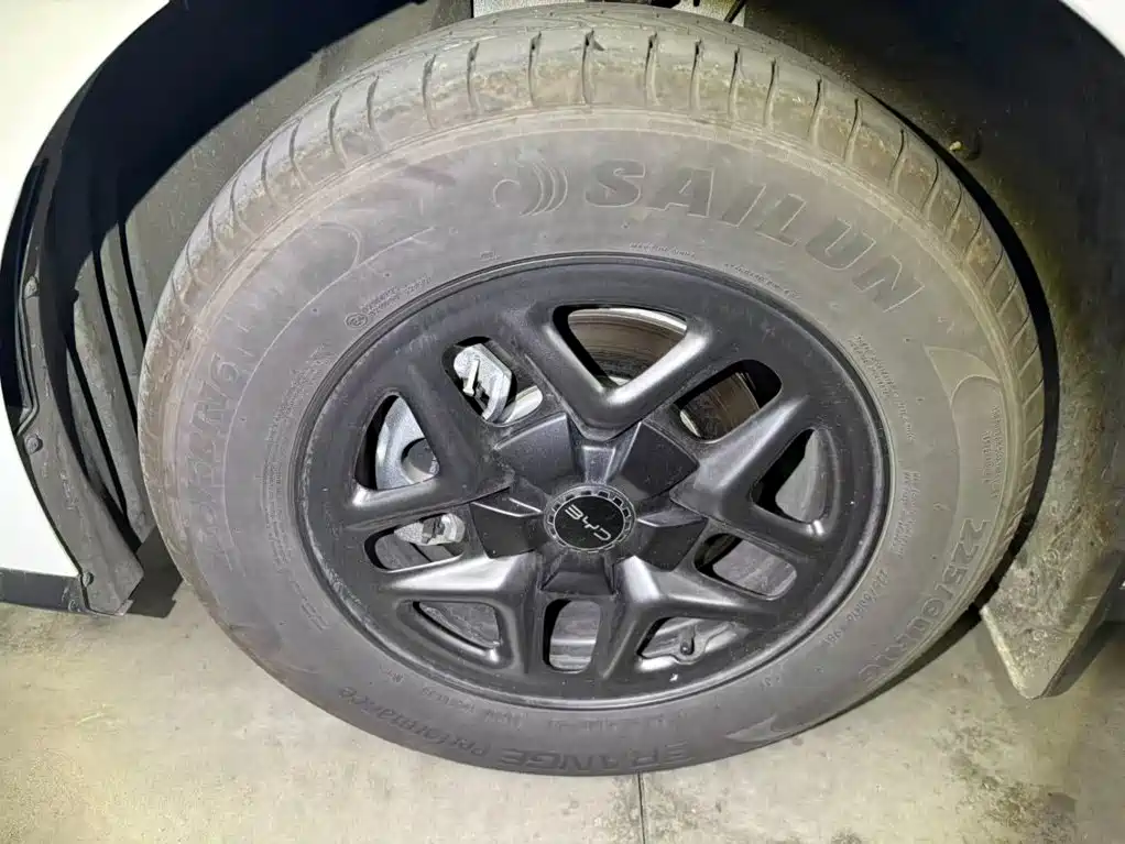 BYD Seal 05 DM-i — фото 10