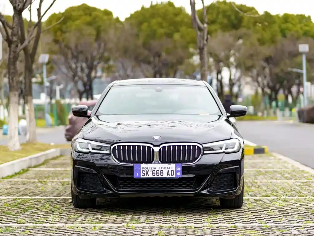 BMW 5 Series — фото 2