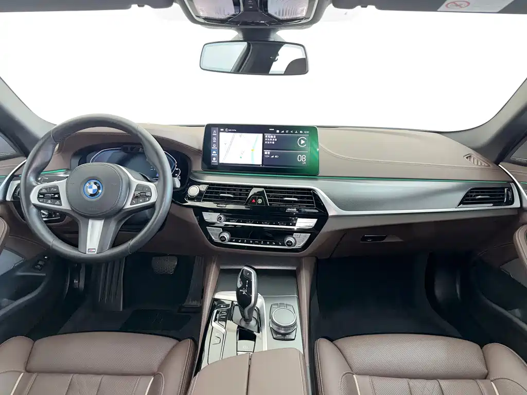 BMW 5 Series New Energy — фото 16