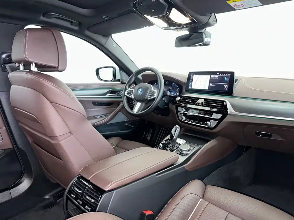 BMW 5 Series New Energy — фото 21
