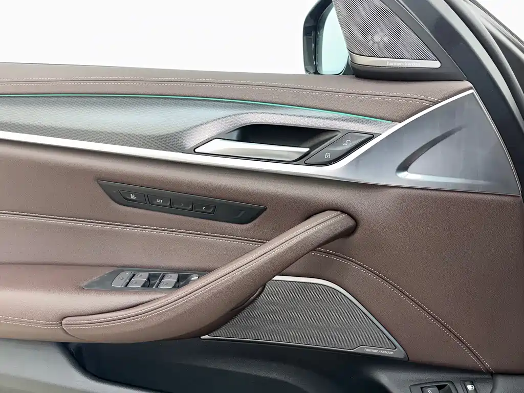 BMW 5 Series New Energy — фото 22