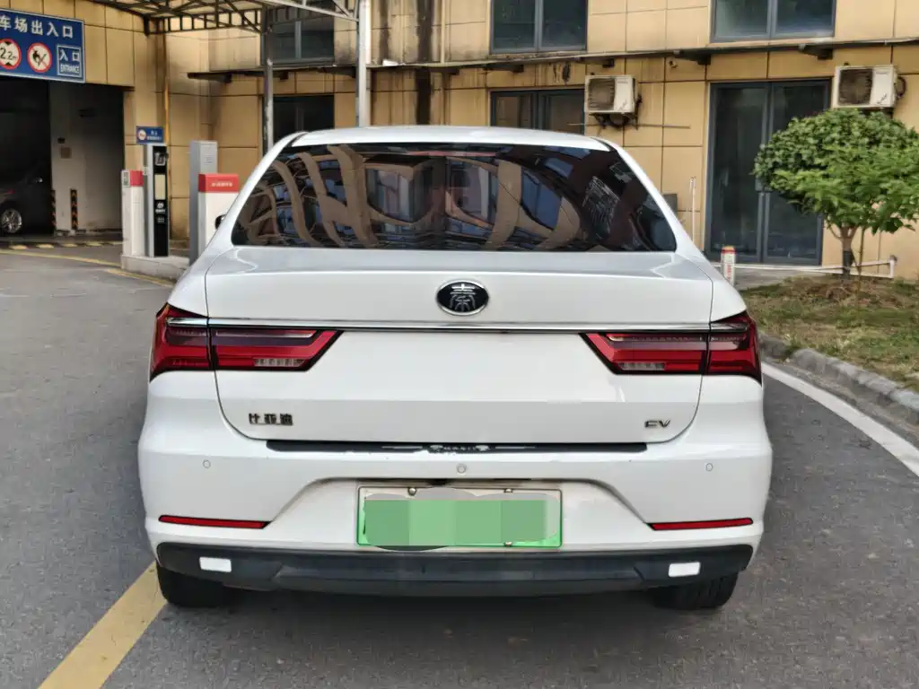 BYD Qin — фото 4