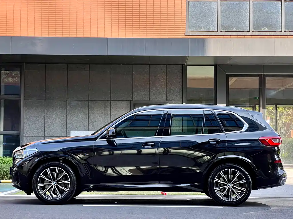 BMW X5 (Import) — фото 7