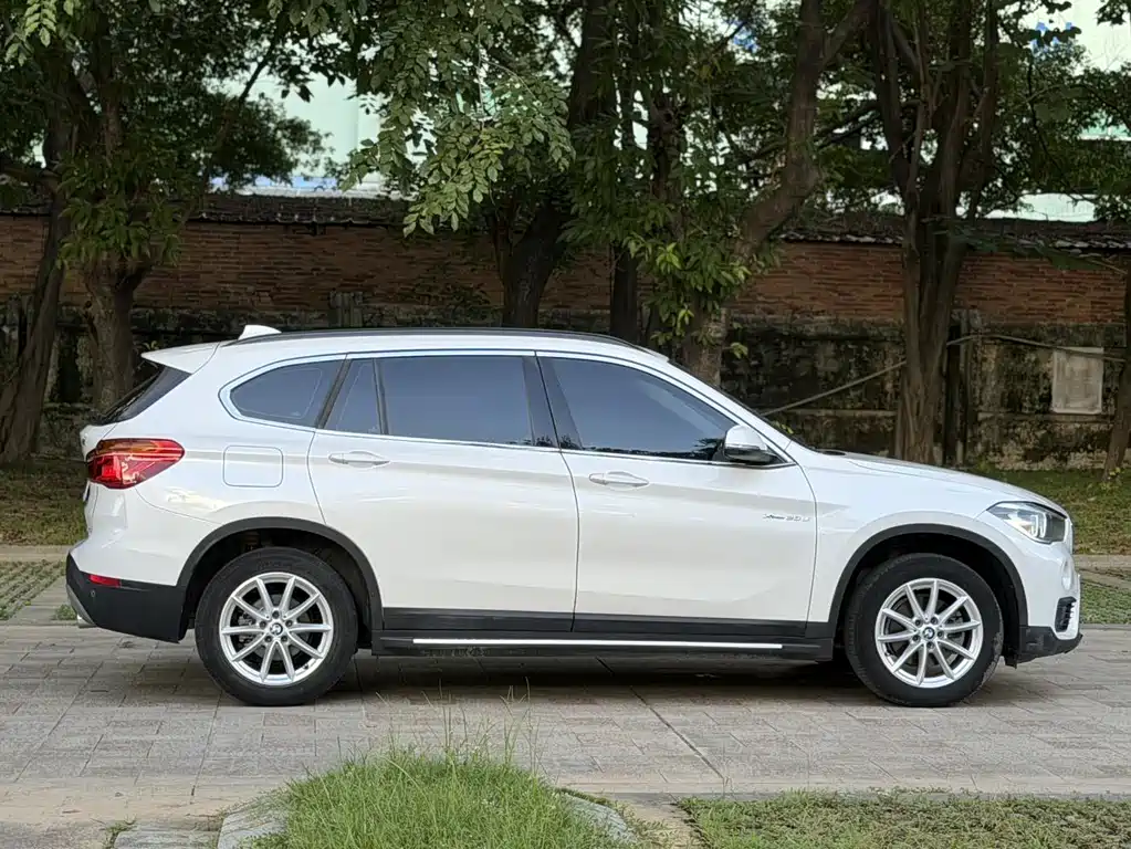 BMW X1 — фото 17