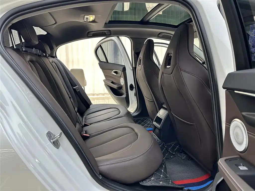 BMW 1 Series — фото 13