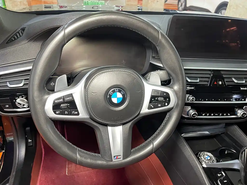 BMW 5 Series — фото 13
