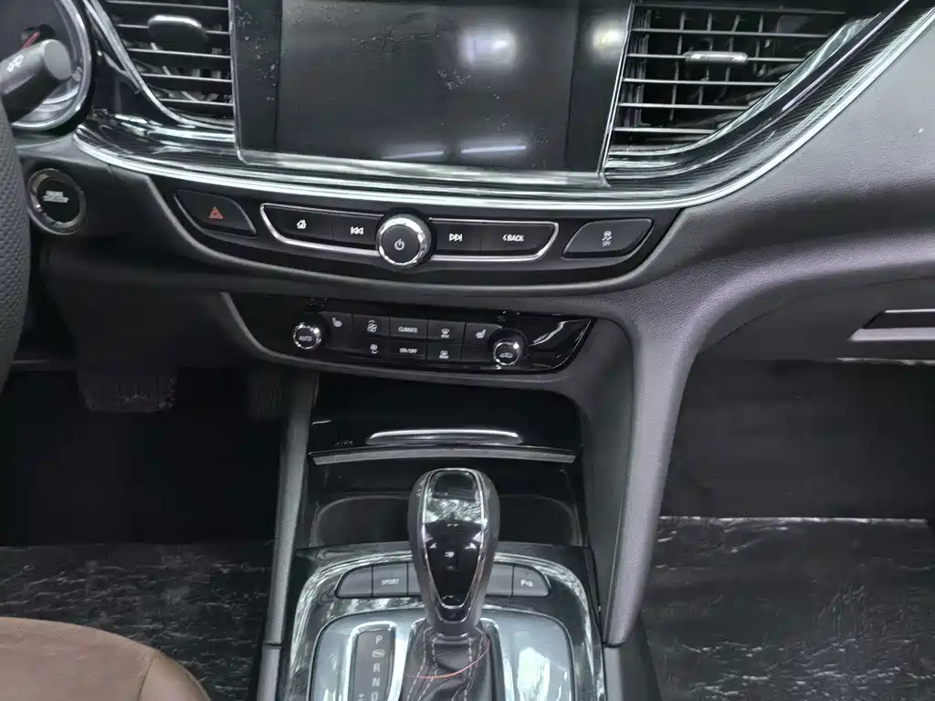 Buick Regal — фото 14