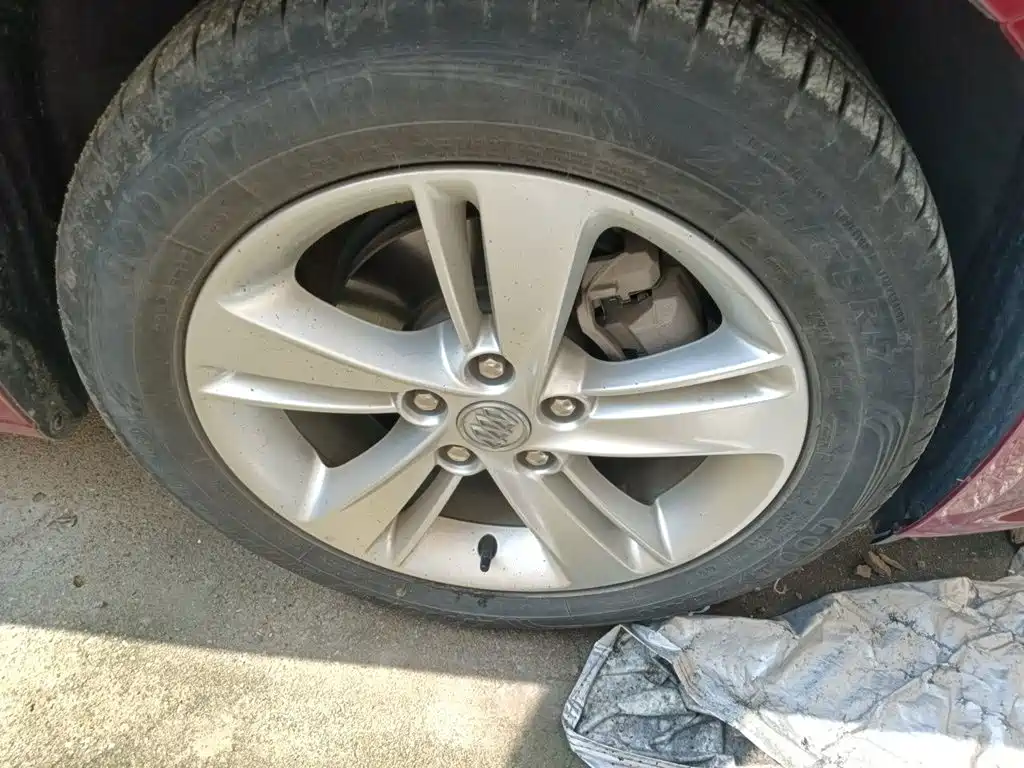 Buick Regal — фото 24