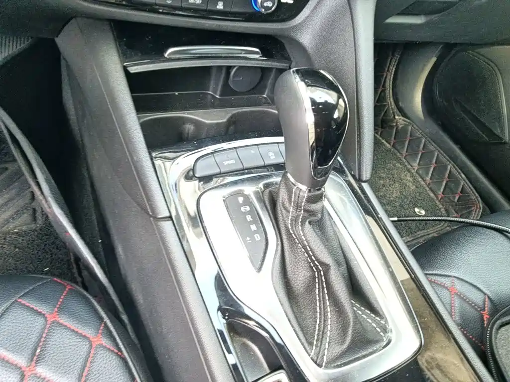 Buick Regal — фото 10