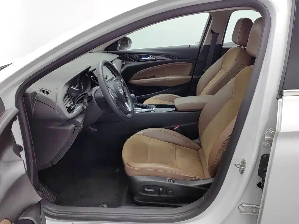 Buick Regal — фото 10
