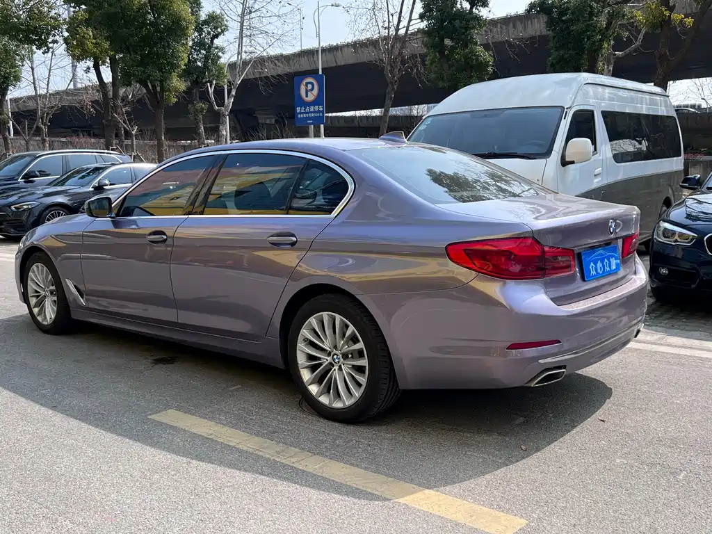 BMW 5 Series — фото 4