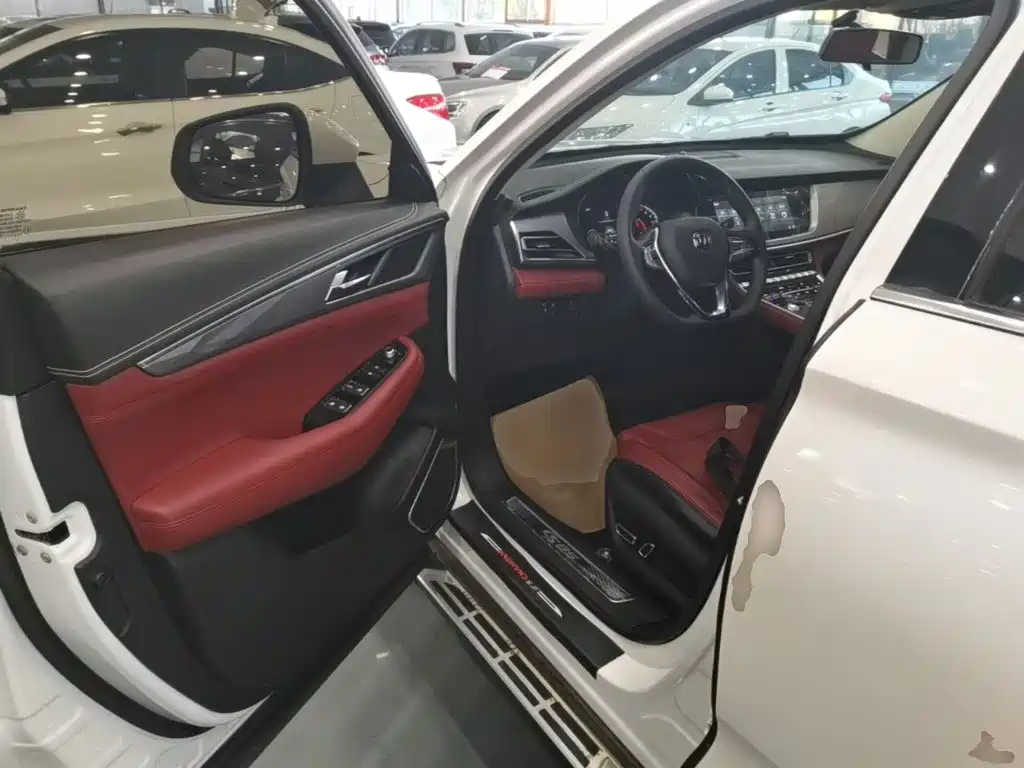 Changan CS85 COUPE — фото 15