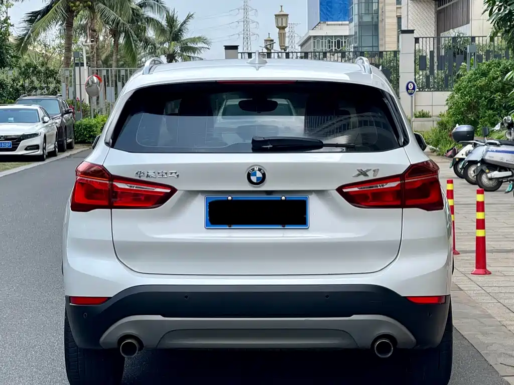 BMW X1 — фото 8