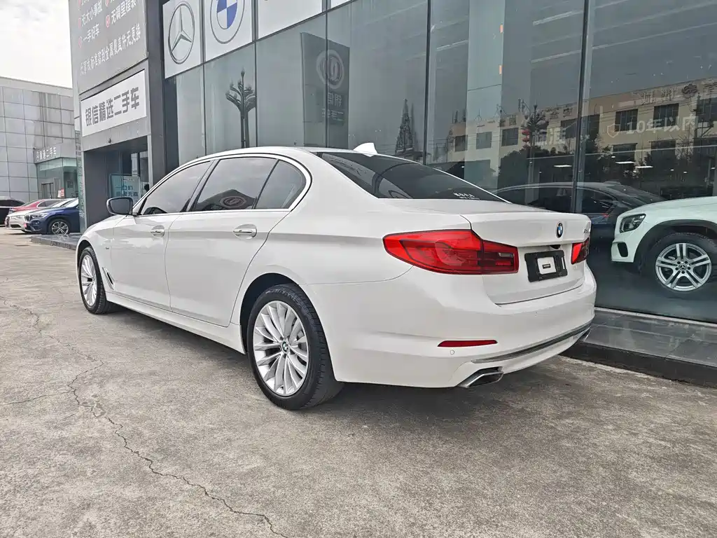 BMW 5 Series — фото 2