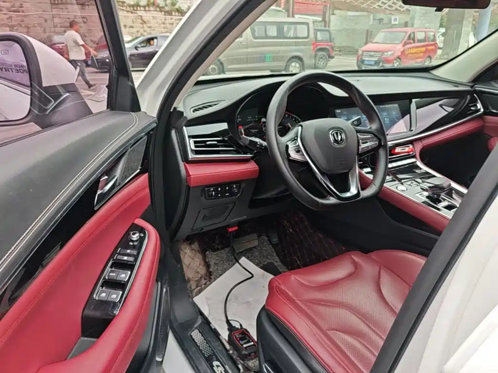 Changan CS85 COUPE — фото 15