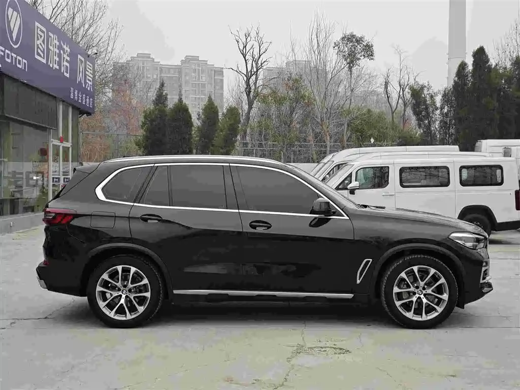 BMW X5 (Import) — фото 3