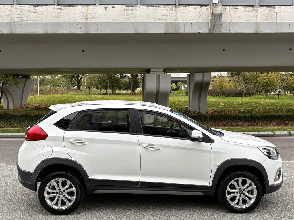 Chery Tiggo 3x — фото 8