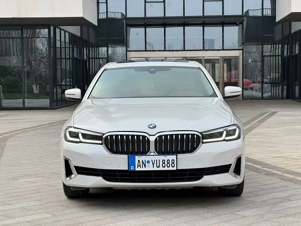 BMW 5 Series — фото 2