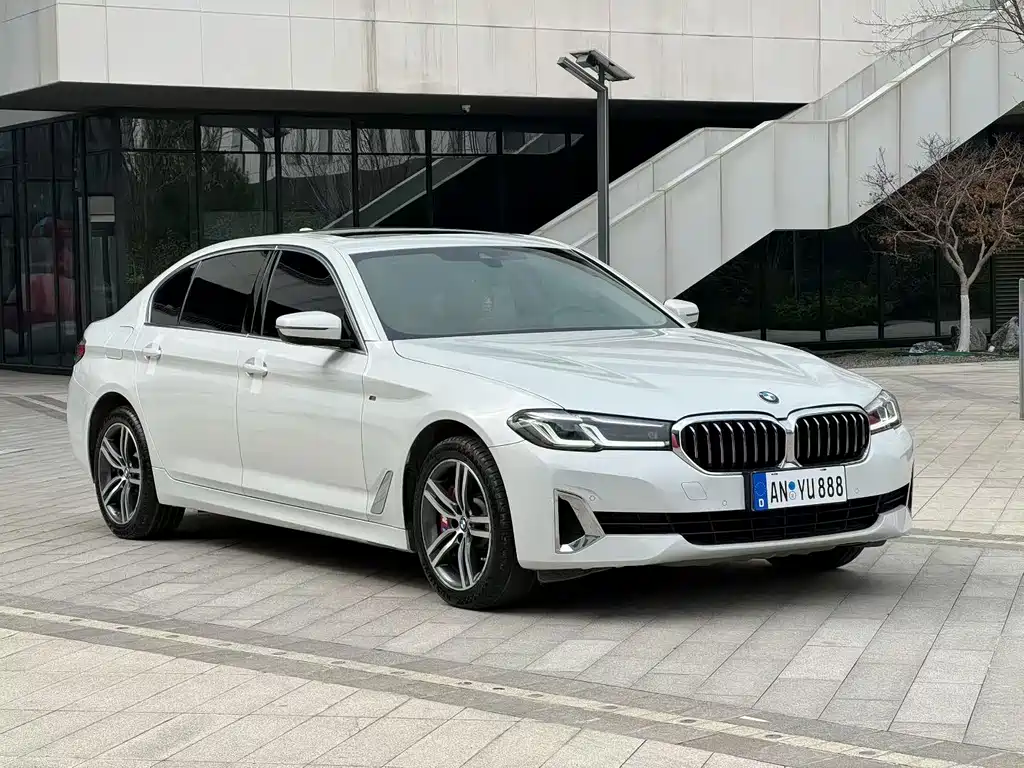 BMW 5 Series — фото 3