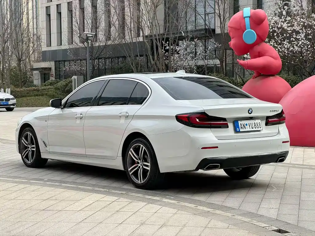 BMW 5 Series — фото 4