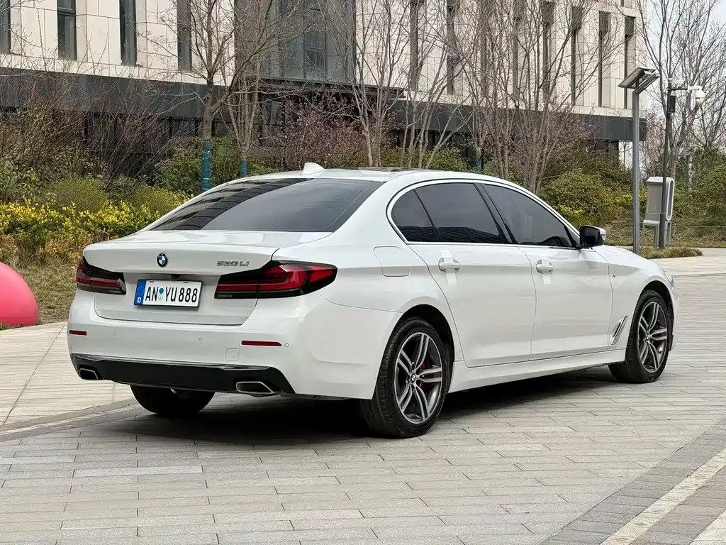 BMW 5 Series — фото 6