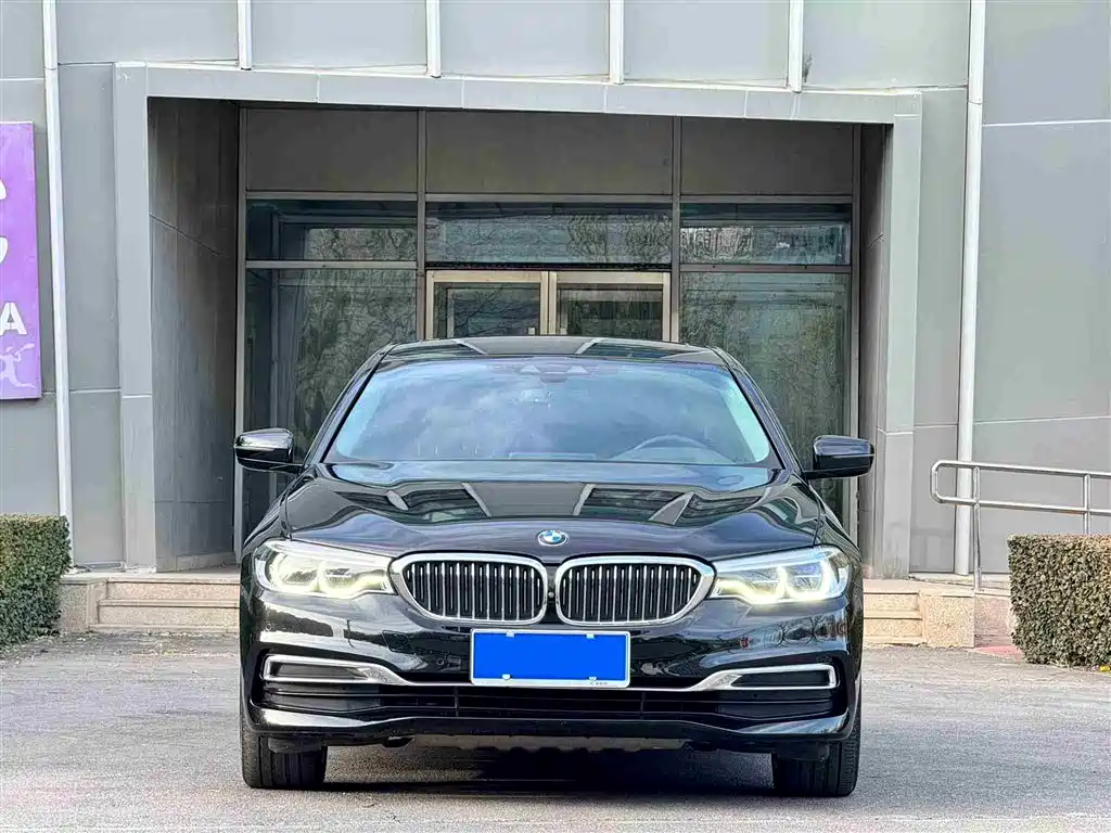 BMW 5 Series — фото 2