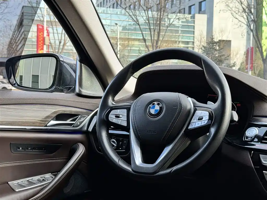 BMW 5 Series — фото 10