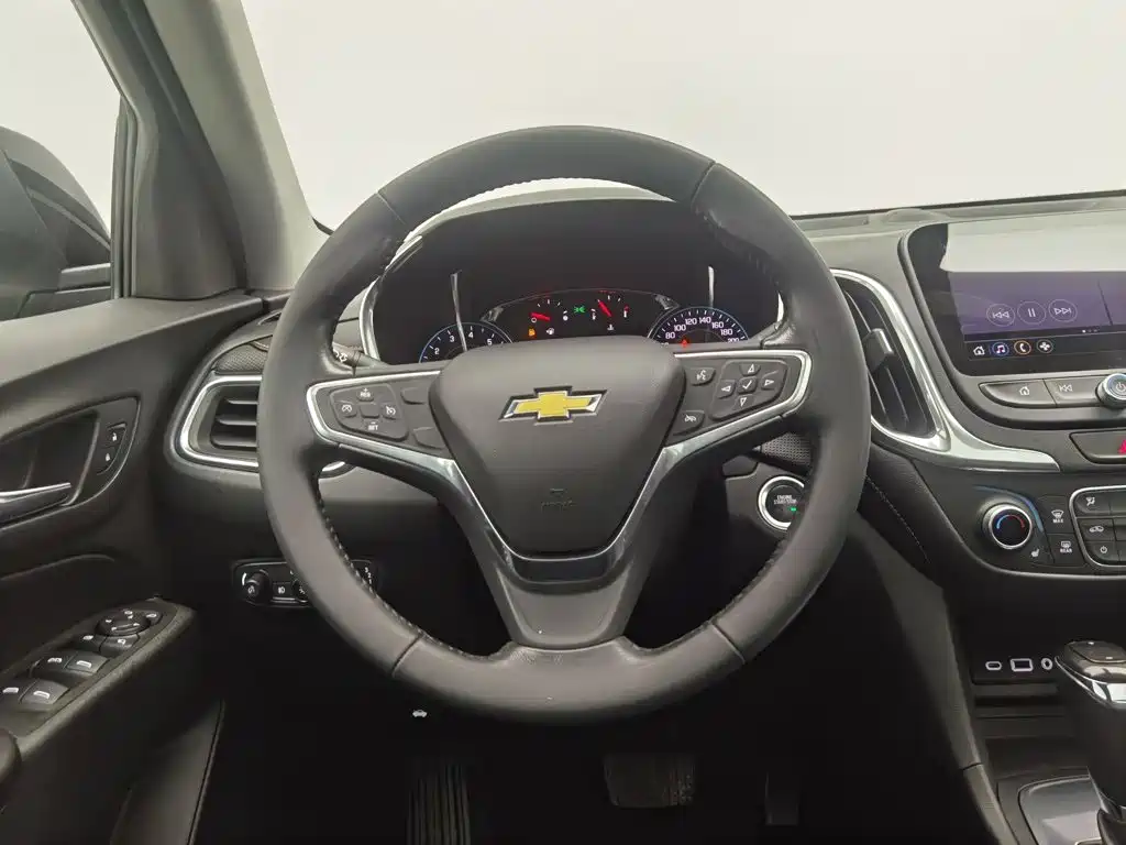 Chevrolet Equinox — фото 11