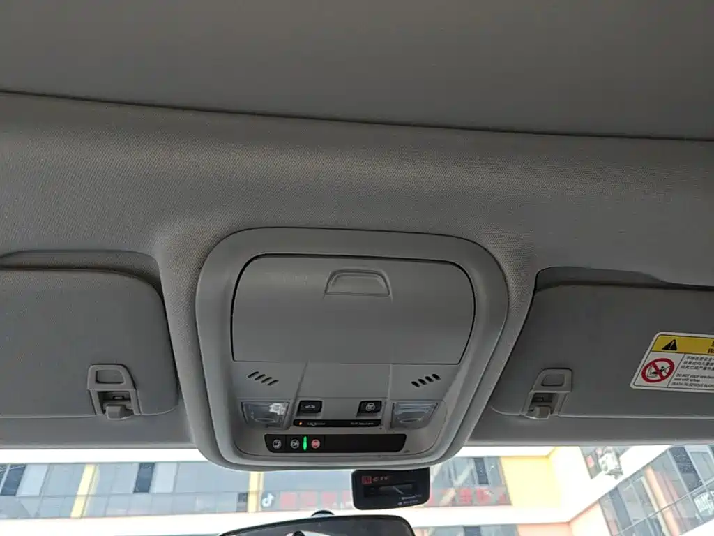 Chevrolet Equinox — фото 17
