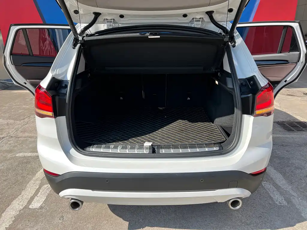 BMW X1 — фото 18