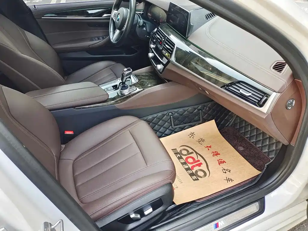 BMW 5 Series — фото 14