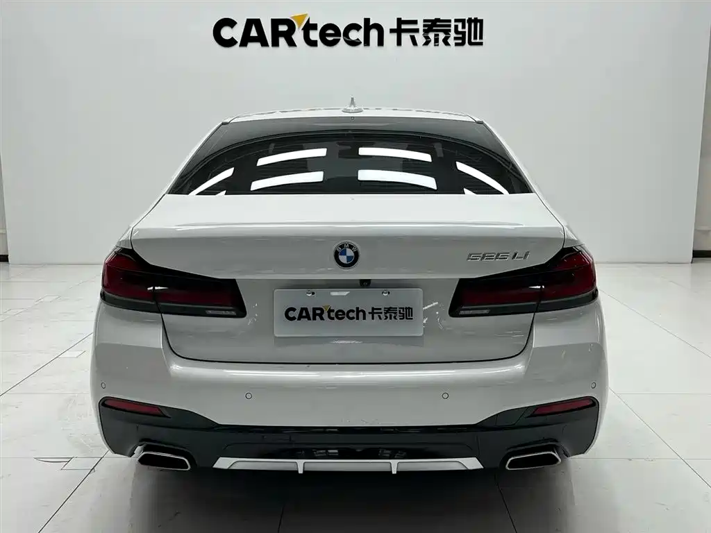 BMW 5 Series — фото 11