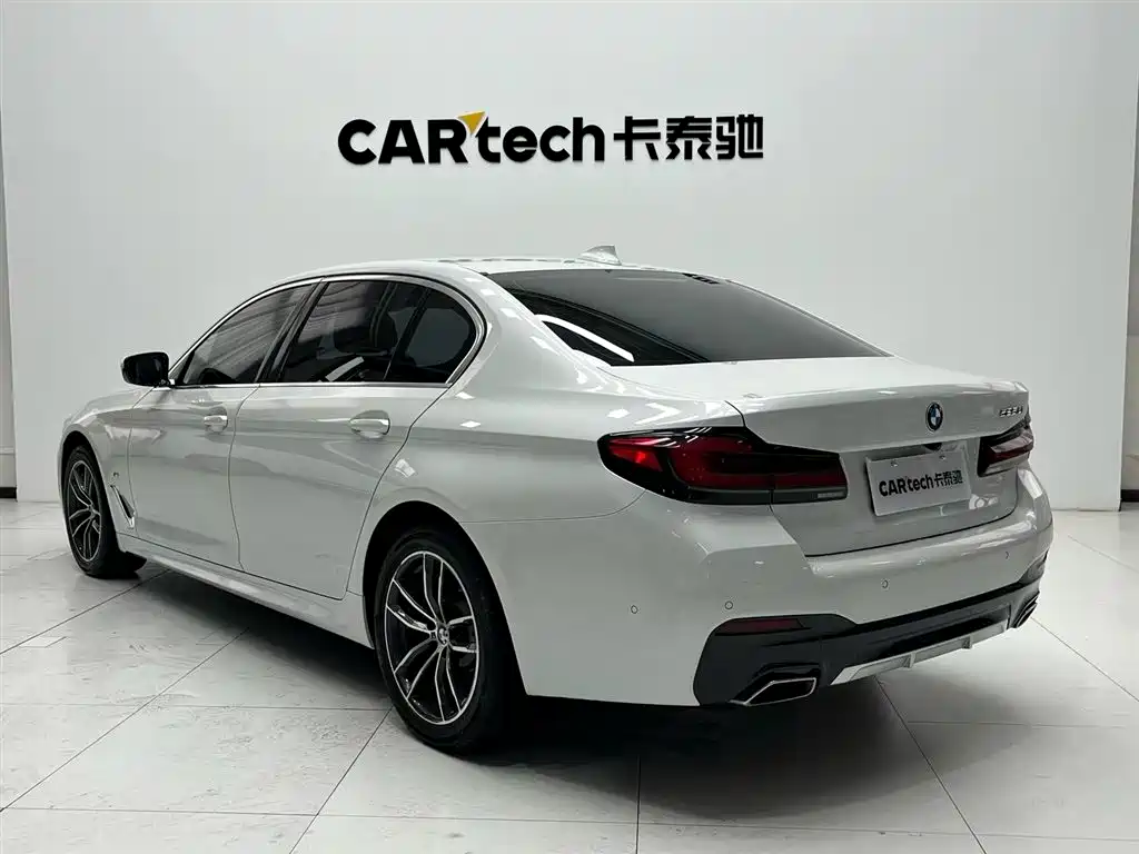 BMW 5 Series — фото 10