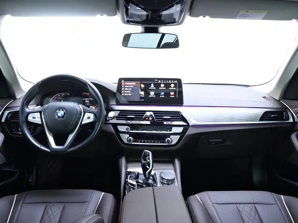 BMW 5 Series — фото 13