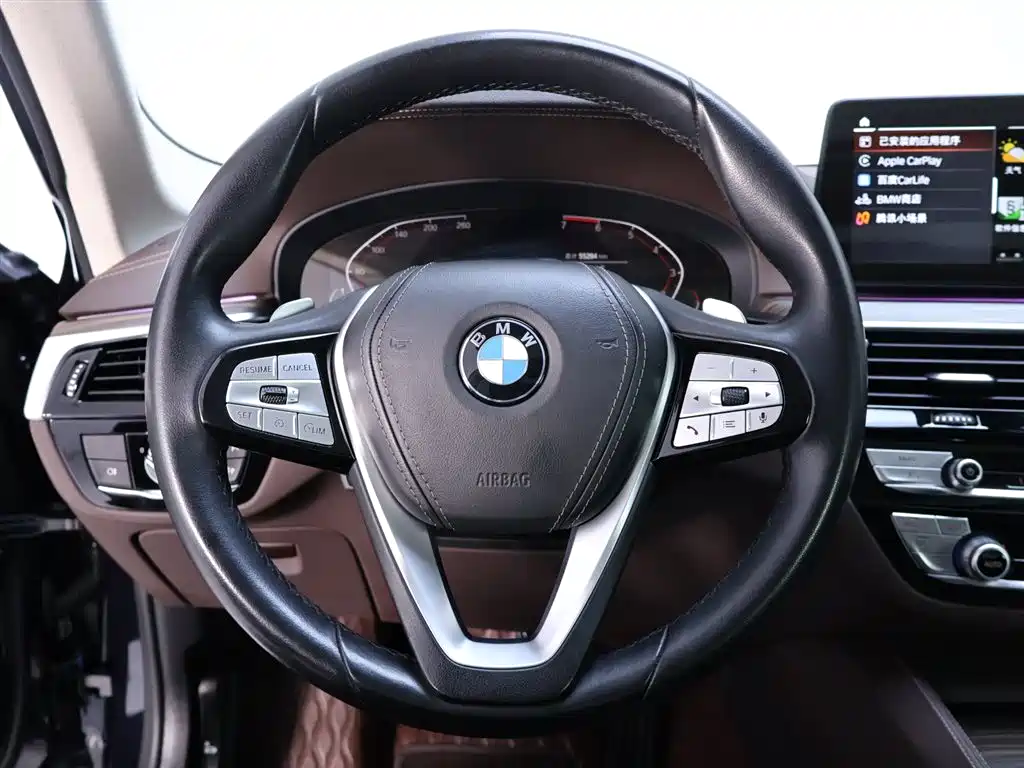 BMW 5 Series — фото 16