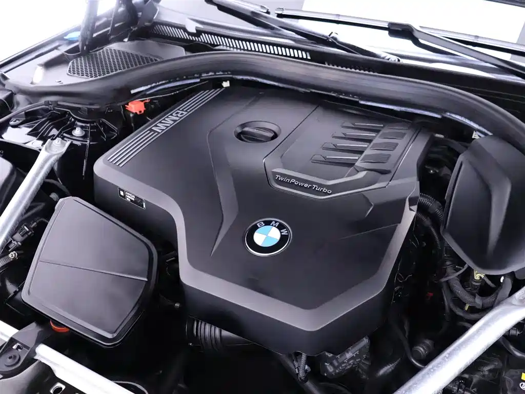 BMW 5 Series — фото 26